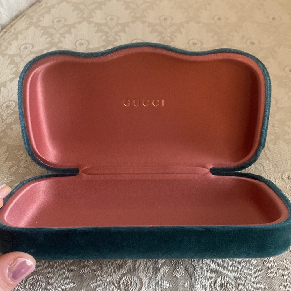 Gucci sunglass case and bag new